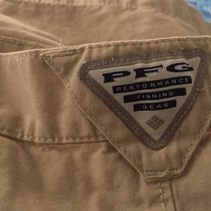 Men’s Columbia PFG shorts. Size 42 6” inseam.